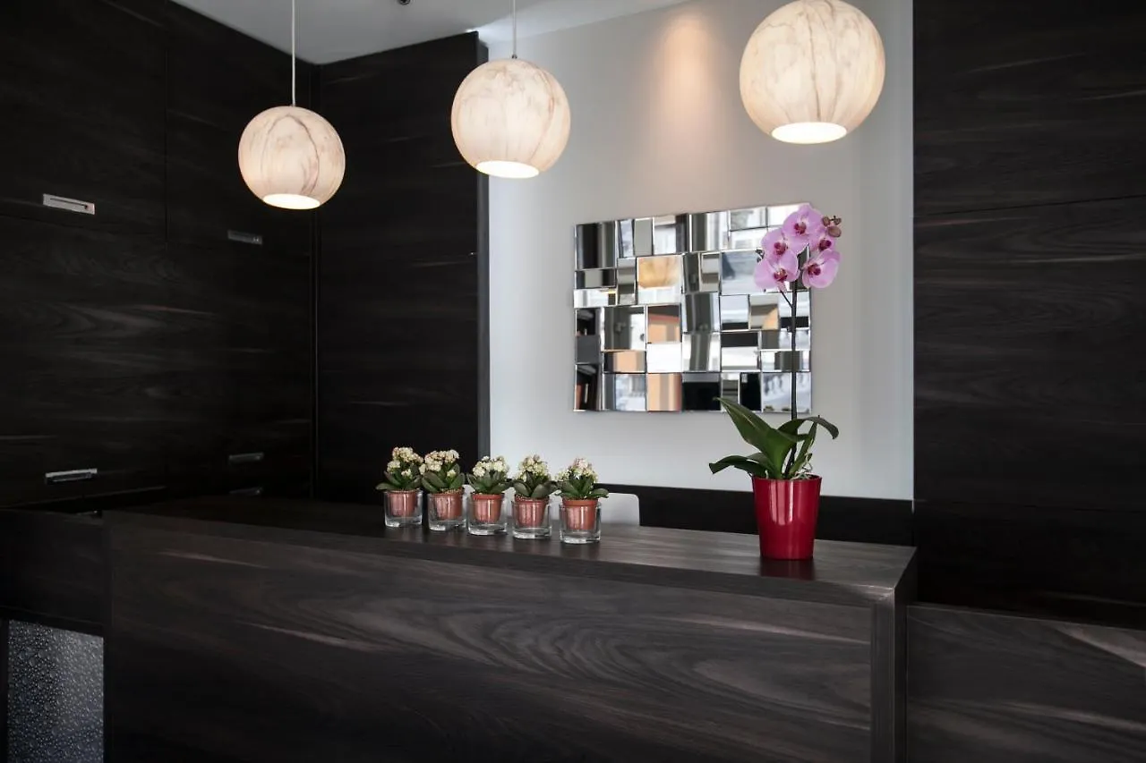 Antwerp Inn Hotel